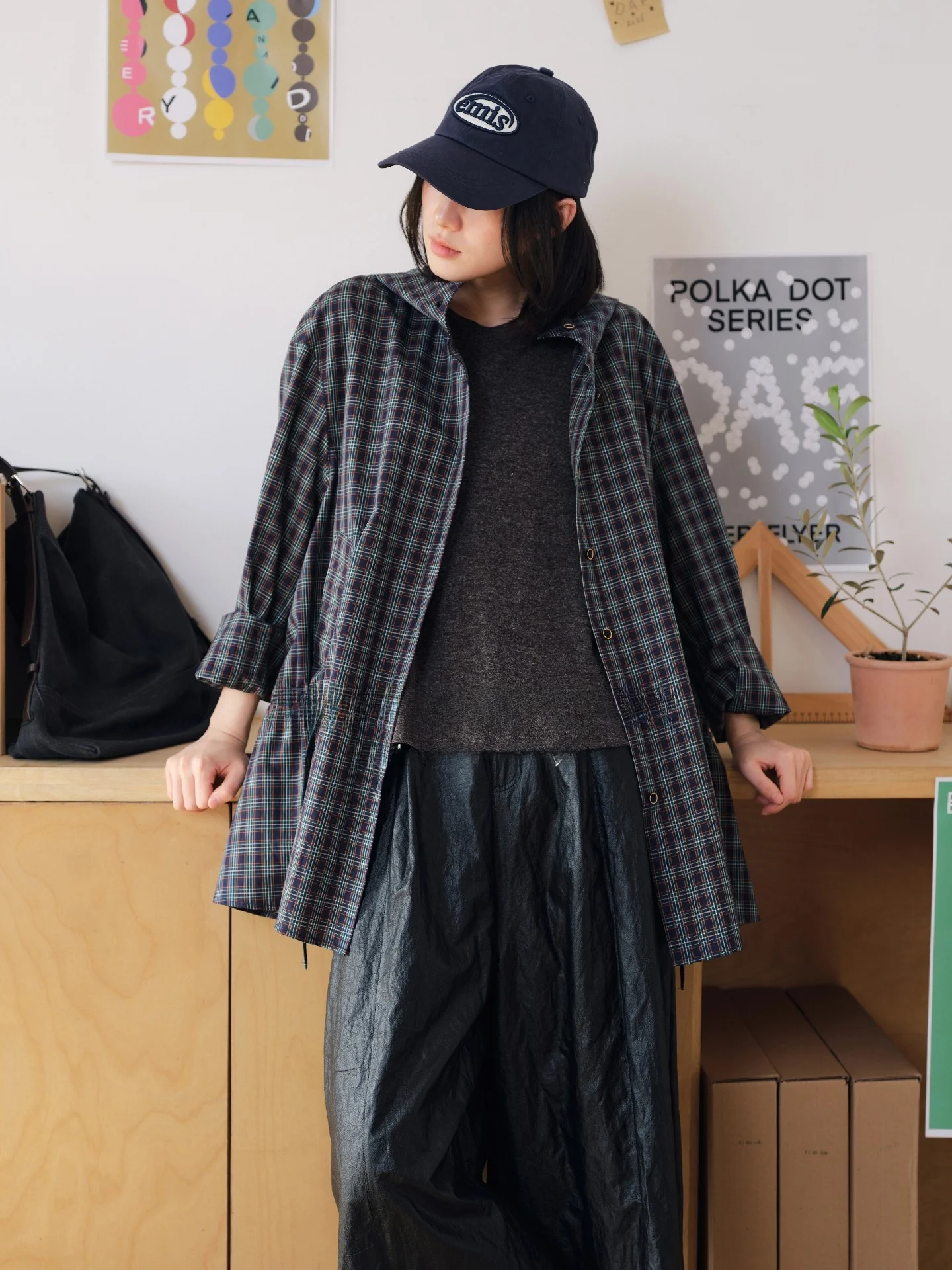 

Синяя клетчатая куртка с капюшоном, на пуговицах, на все сезоны, с регулируемым шнурком, повседневная, из хлопка, женская, свободного кроя, с длинными рукавами