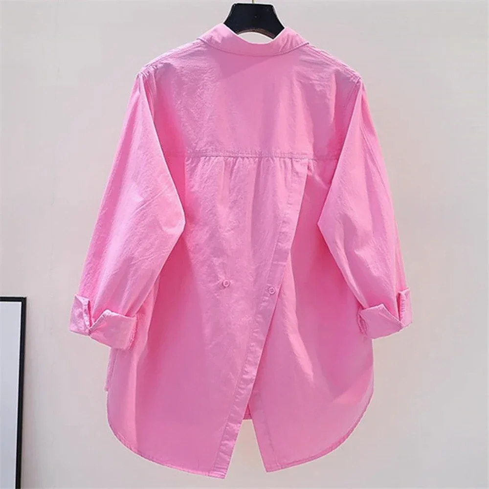Image of Elegante, unregelmäßige Bluse mit Rückenschlitz für Büro und Freizeit, vielseitig kombinierbar, locker geschnitten, Frühling/Sommer, neu, einfarbig, mit Knöpfen und Reverskragen