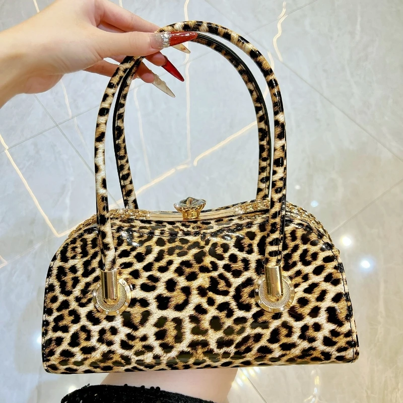 

Fashion Diamond-set Patent Leather Evening Bag Women Large Capacity Boston Pillow Single-shoulder Bag Simple Bridal Wedding Bag