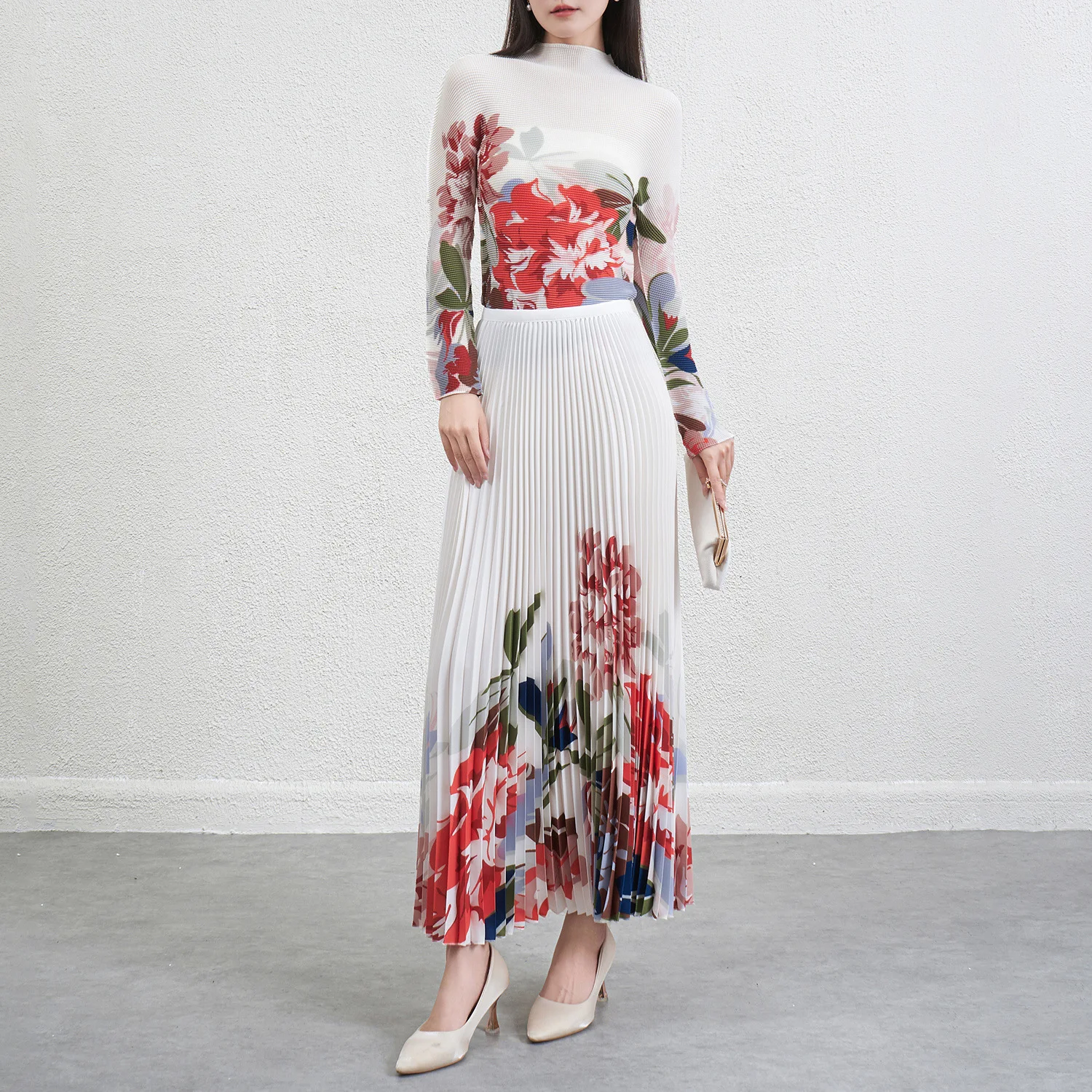 

Модный комплект с юбкой с принтом, женский эластичный топ, бот, ансамбль, осенний новый комплект для мамы, сложенный наряд Svel