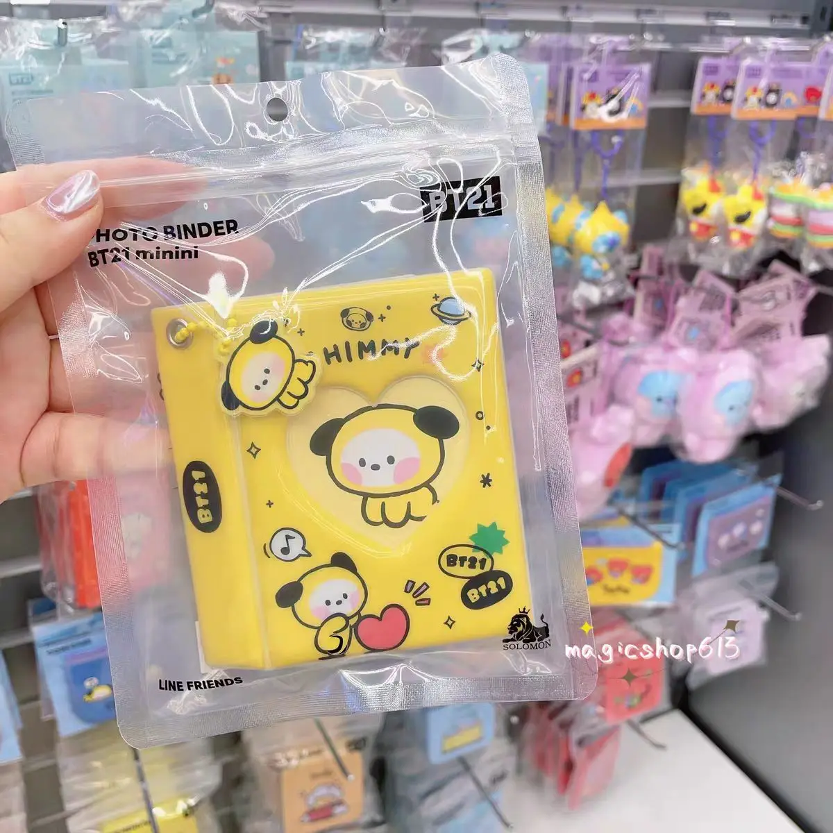 

BT21 a popular Korean boy group, miniini 3-inch card storage photo album featuring idol merchandise as a birthday gift 2026