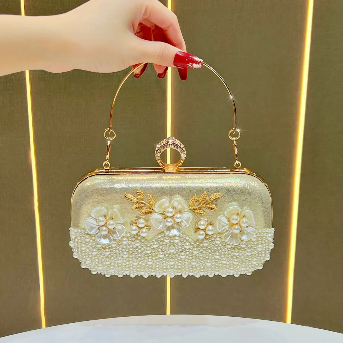 

Mini Silver Bag Women's 2026 Deluxe Handbag Crystal Wedding Handbag Suitable for Bridal Diamond Mobile Phone Shoulder Wallet