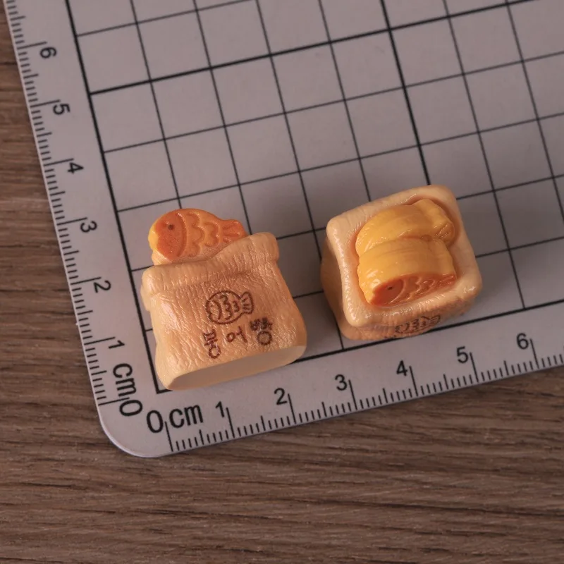 3pcs Mini Taiyaki Ice Cream Desset Model Resin Miniature Fake Food DIY Pendant Dollhouse Food Play Accessory Craft Decoration