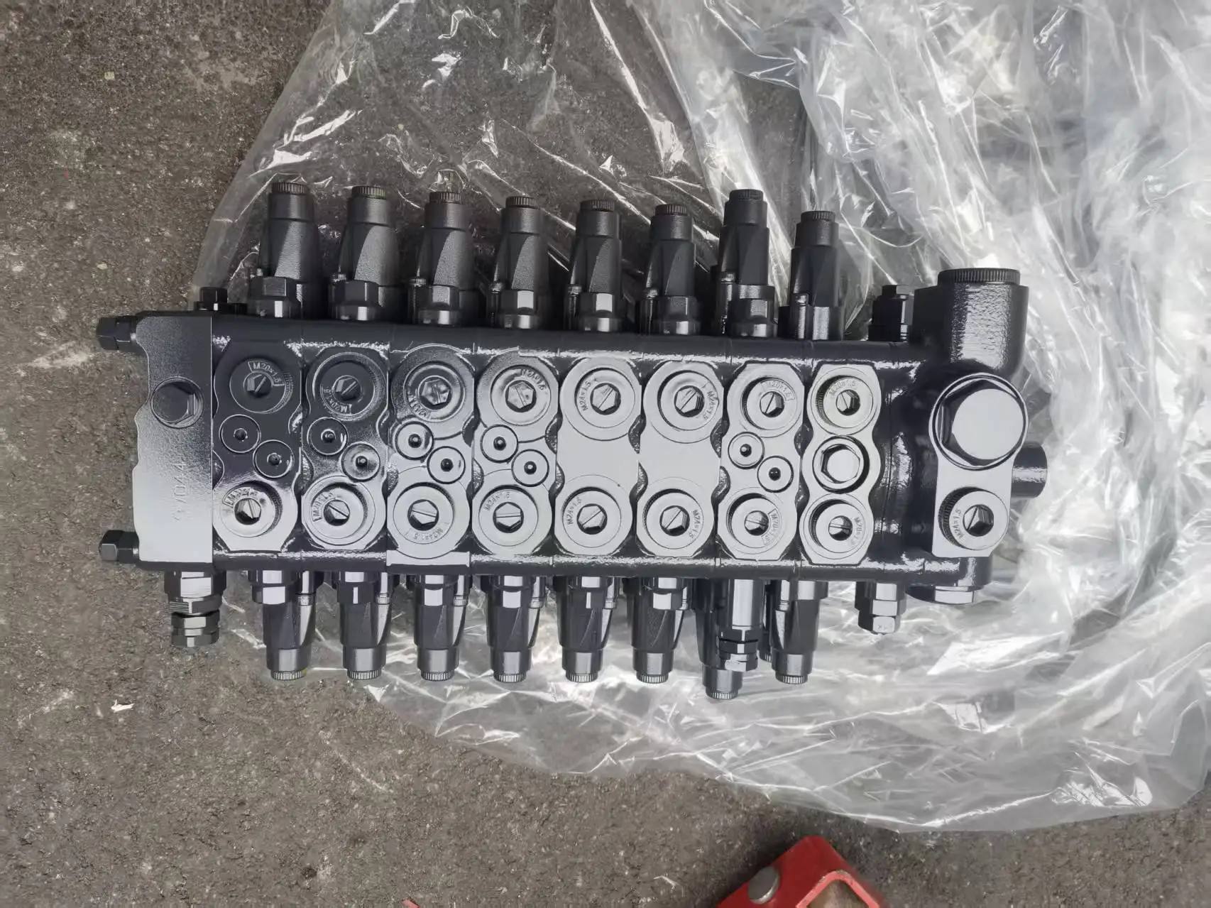 723-46-20501 723-56-16104 723-57-11700 723-29-10801 Excavator Control Valve 7232910801 for Komatsu PC80MR Distribution Valve