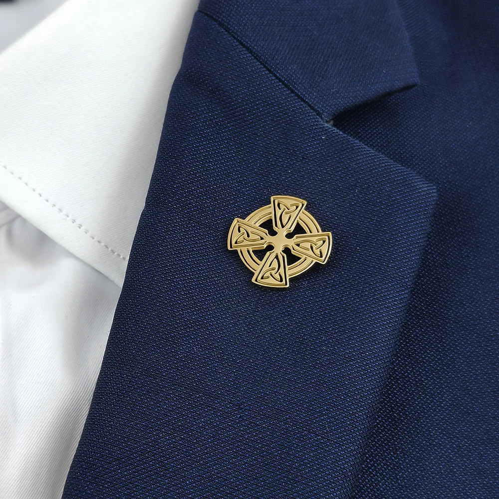 Irish Celtic Knot‑Cross Decor Brooch Pin 18K Gold Plated 316L Stainless‑Steel Ethnic Symbol Lapel Pin for Jackets
