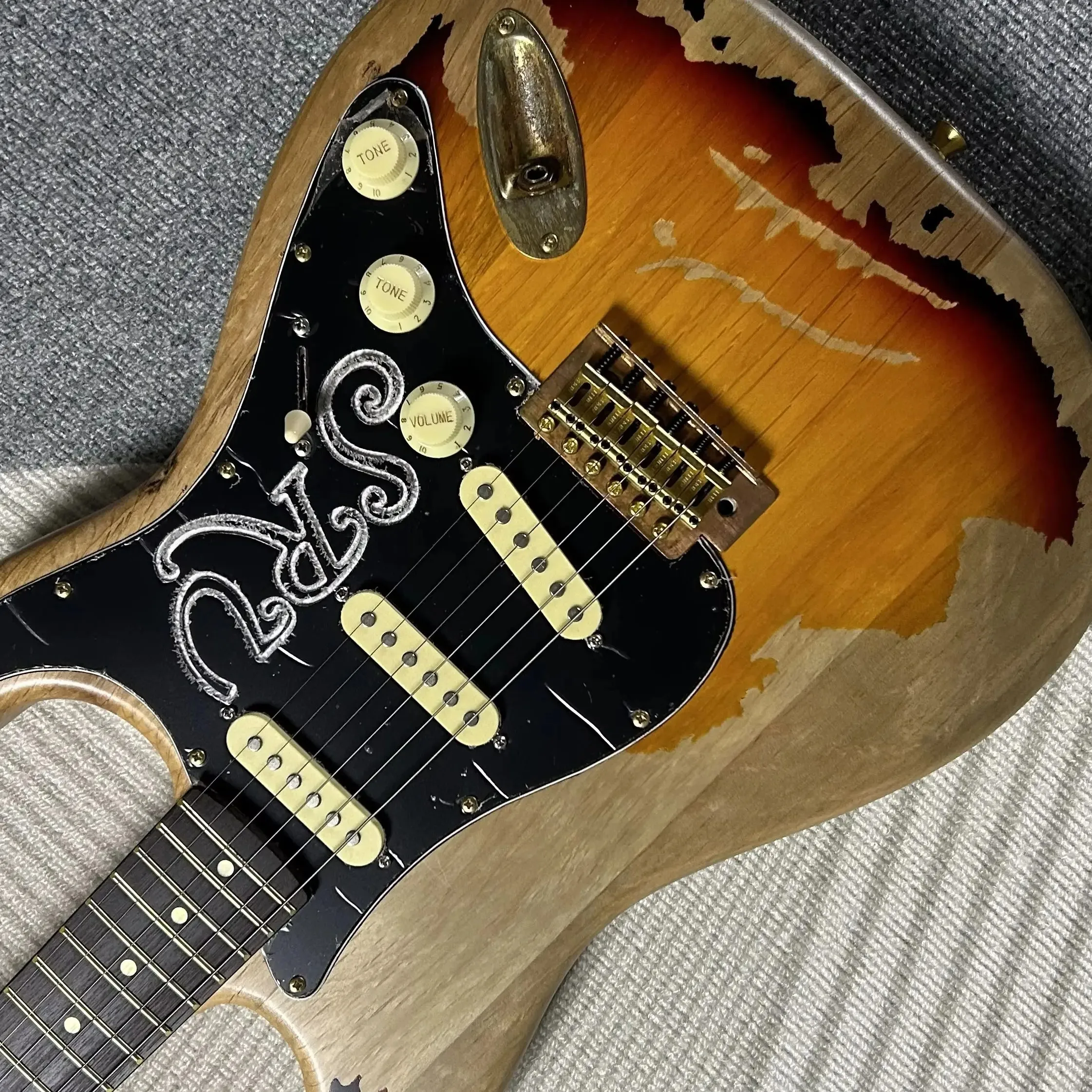 2026 new Hot Sale Aged  Guitars  Sunburst Version Alder Body