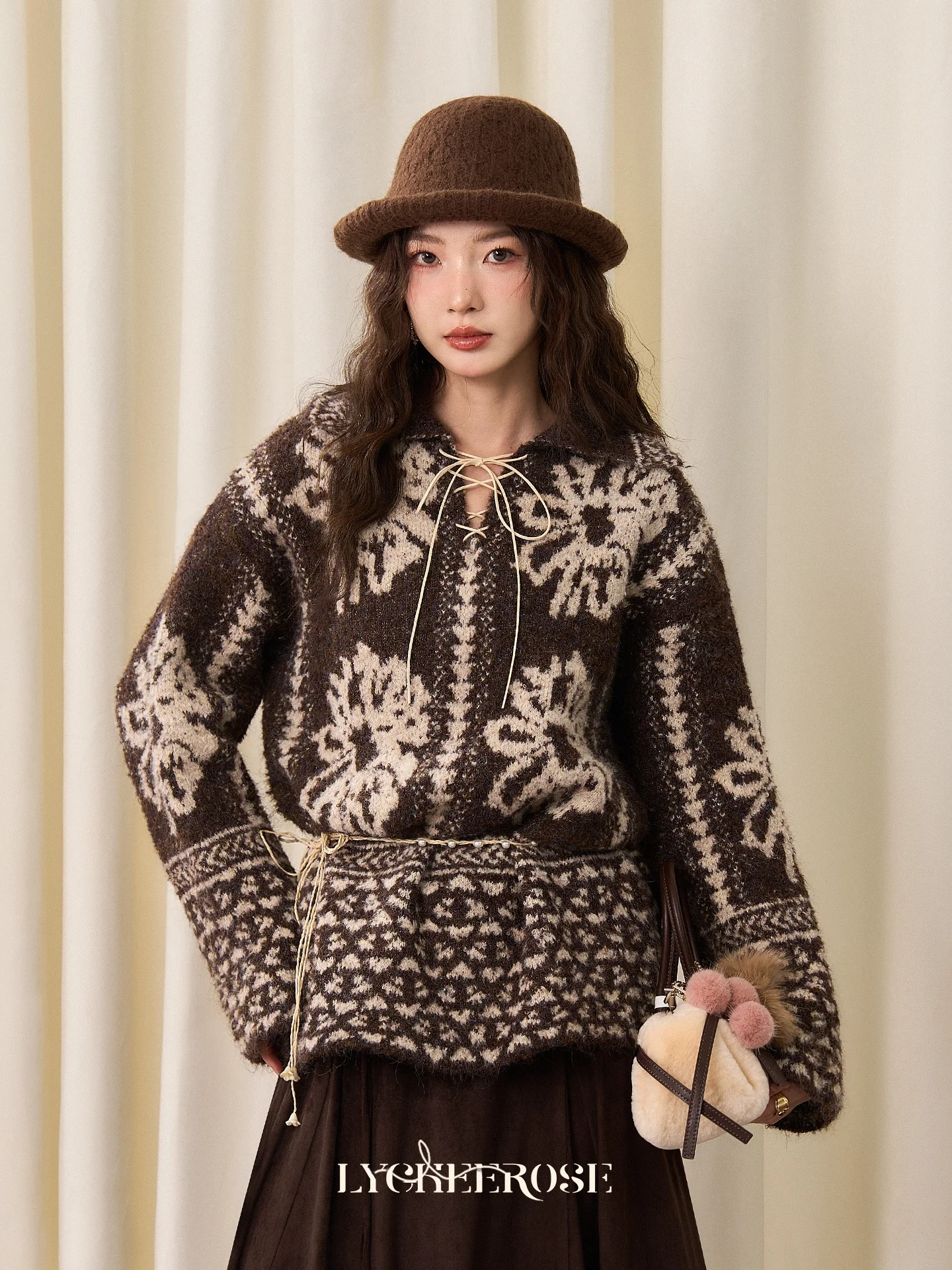 

Lycheerose Retro Brown Knitted Sweater Women's Winter Thiened Design Mid-Length Top Waist-Cinching V-Ne Long Sve