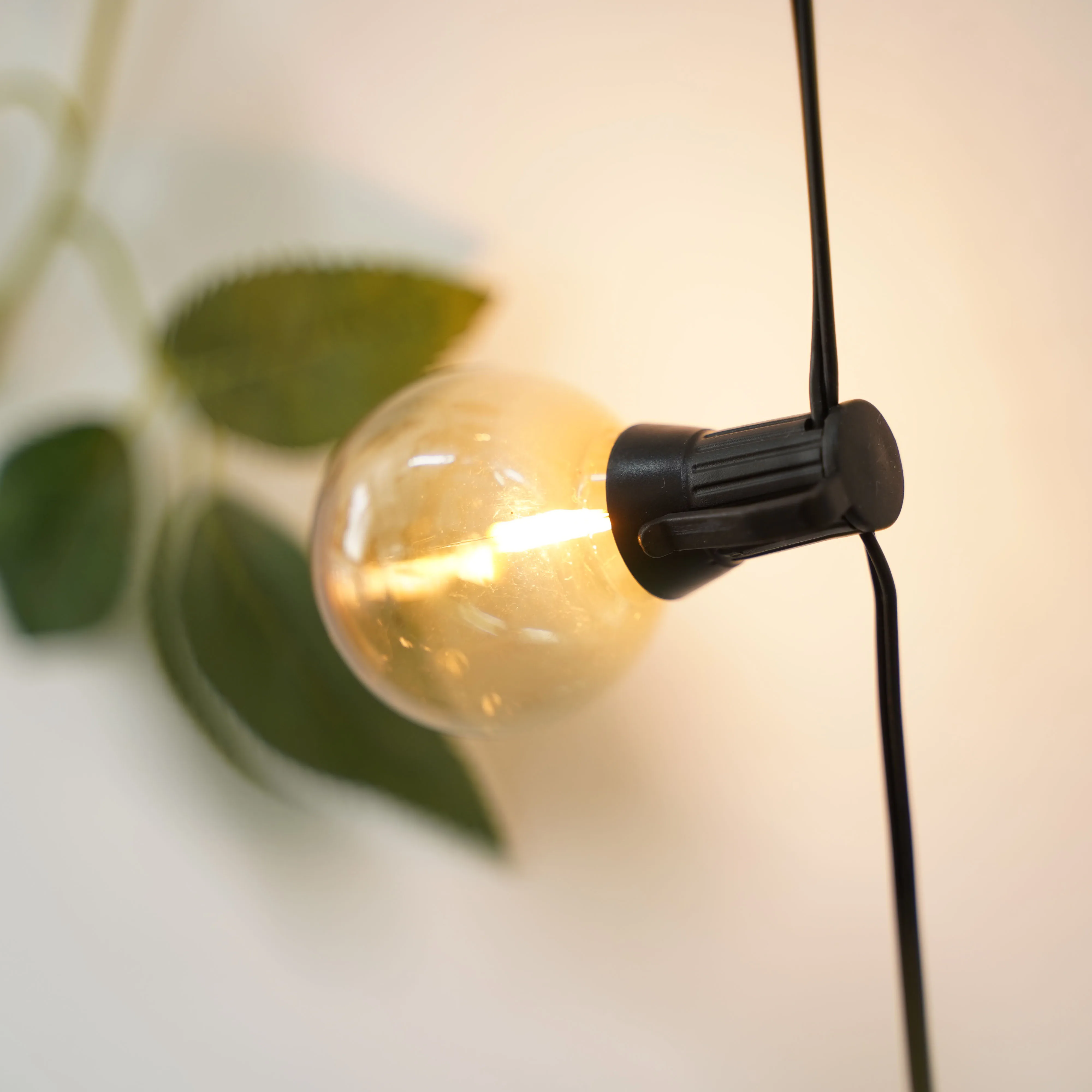 سلسلة أضواء LED شفافة باللون البني G40 تعمل بالطاقة الشمسية ومقاومة للماء، مثالية للحديقة والزفاف وديكور مهرجان العطلات #3