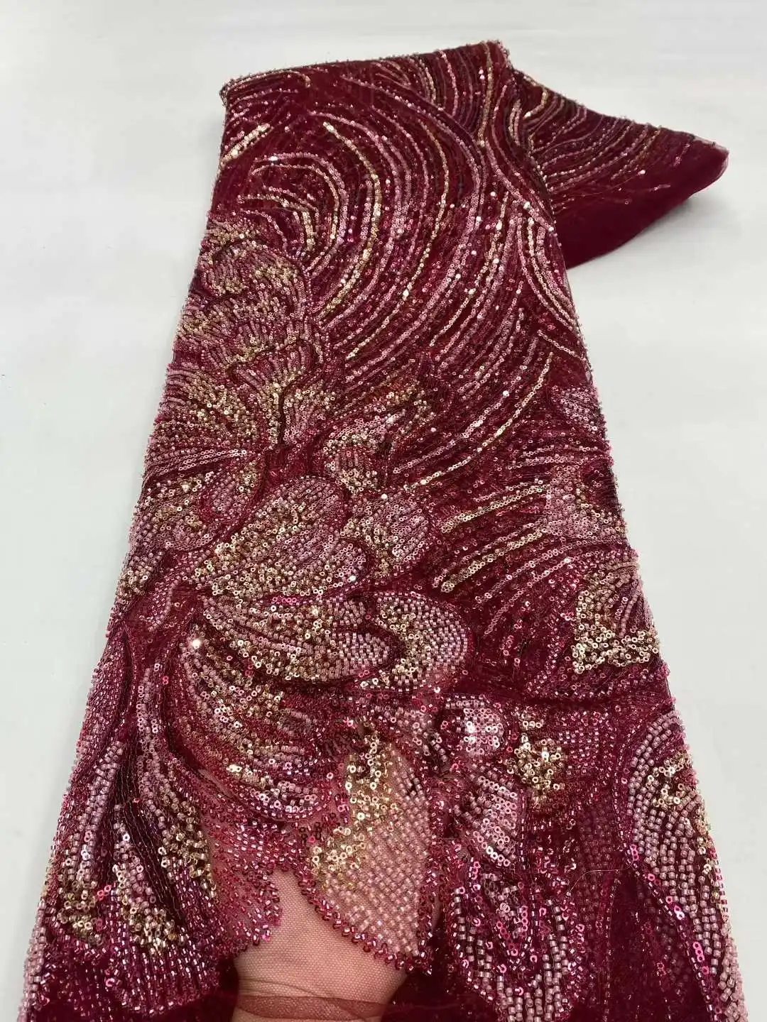 

High-Quality Luxury Sequins Beaded Lace Fabric Latest Design African Nigerian Lace for Fashion Crafts