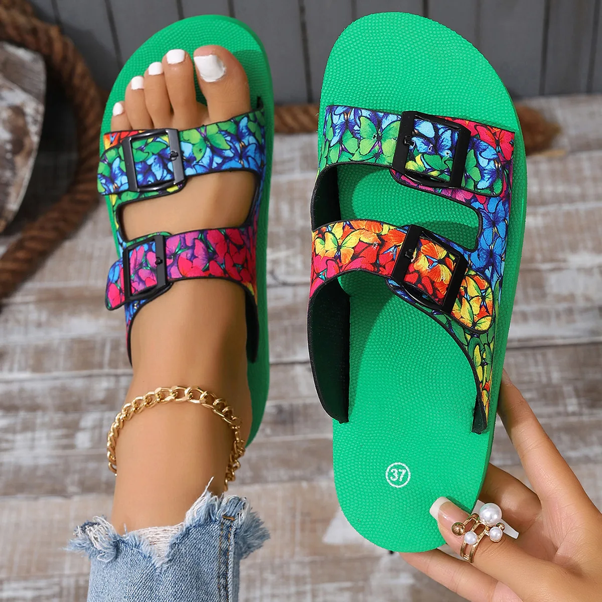 Sandal wanita gesper ganda, sandal musim panas nyaman kasual gaya Bohemian anti selip ringan