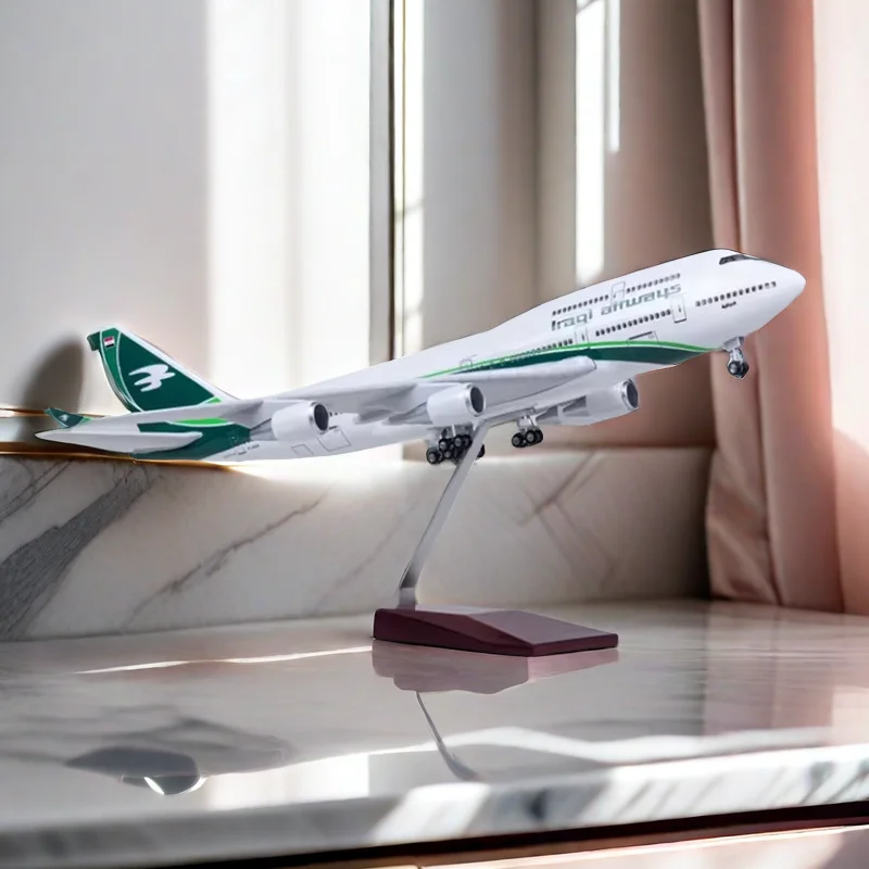 

1/150 Scale 747 IRAQI Airways Diecast Model Airplane Resin Aircraft Plane With Light And Wheels Collection Display Fans Toys