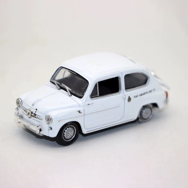 Bulk Geen kleur doos Schaal 1:43 Abarth Fiat 850 TC 1962 Legering Model Auto Statische Collectie Versierd Vakantie Geschenken Speelgoed
