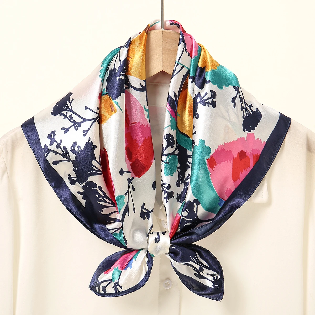 60*60cm sciarpa quadrata di marca di lusso moda spiaggia donna testa di seta avvolgere primavera estate scialle signore Foulard Bandanna