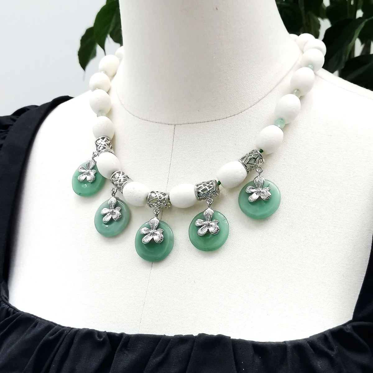 Lii Ji White Coral Green Aventurine Choker Necklace 52cm Stock Sale Women Jewelry