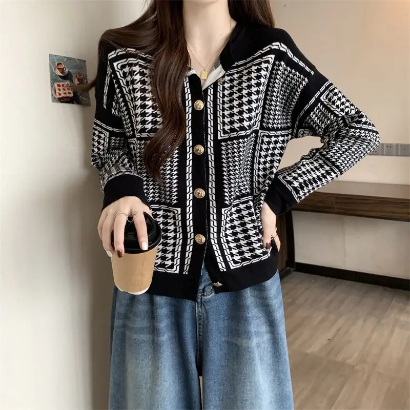 Autumn Winter New Fashion Round Neck Long Sleeve Plaid Cardigan Women\'s Clothing Loose Knitting Trend All-match Button Chic Tops