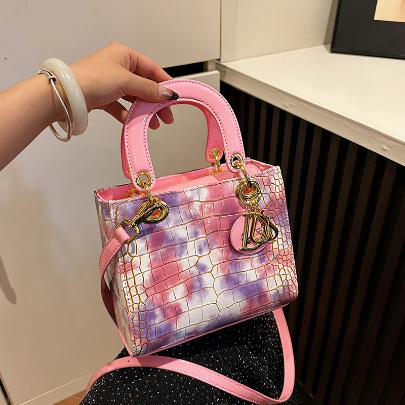 Стильная сумка через плечо с защитой от царапин из полиуретана для ежедневного использования