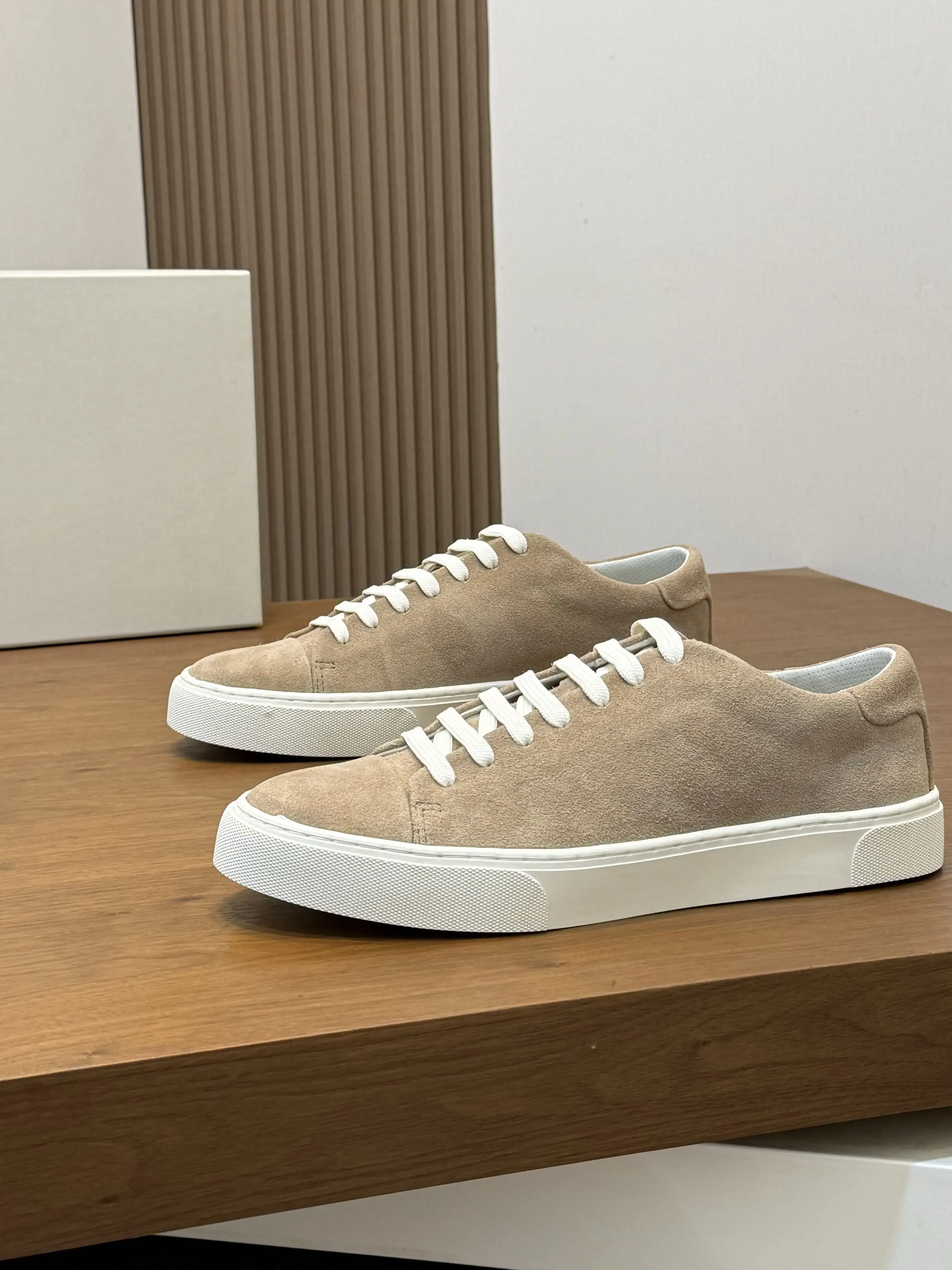 Men Litchi Grain Genuine Leather White Sneakers Low Top Round Toe Lace Up Platform Skate Shoes Minimalist Solid Color Non-slip R