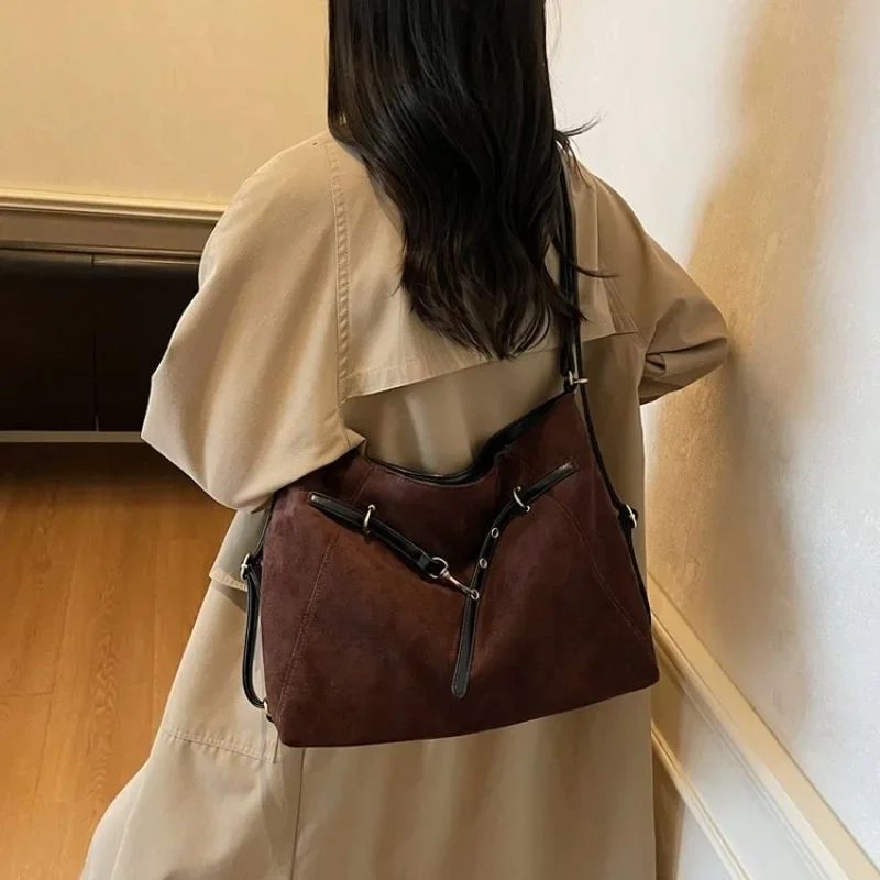 Fashionable Retro Tote With Letter Logo Solid Color Also Functions As A Unique And Spacious Diaper Bag