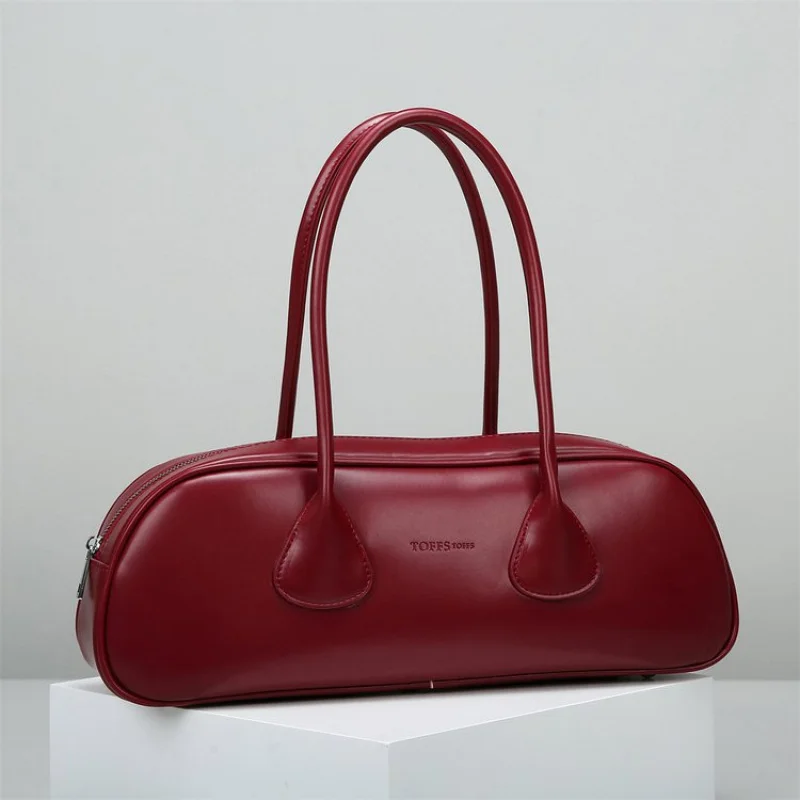 

Stylish Leather Messenger Bag For Women - Classic Elegant Handbag With Luxury Brand Designer Touch