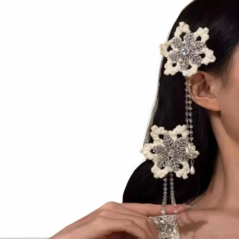 1 paire de pinces à cheveux flocon de neige, pompon en strass, Clip latéral moelleux pour femmes et filles, accessoires pour cheveux doux de tempérament