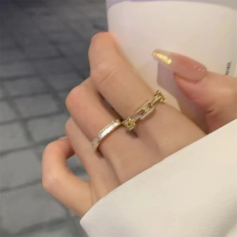 1PC Light Luxury Celebrity Shell Letters, Delicate Stacking Rings, Niche High-end Fashion Rings