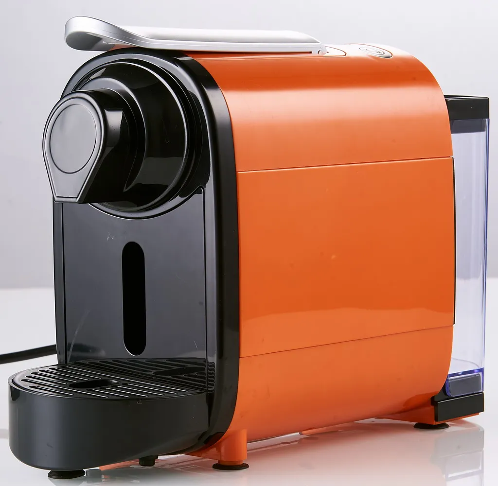 

Классическая капсульная эспрессо-машина, простая в эксплуатации и очистке.