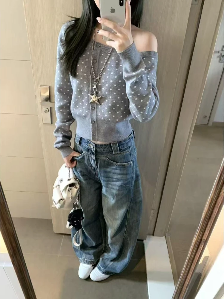 秋のヴィンテージ風薄手ニットカーディガン レディース デザインファッション スリム 水玉模様 長袖Tシャツ カジュアル スイート オフショルダー ニットウェア 新作