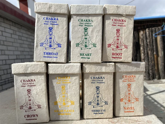 مجموعة حامل البخور والحبل الأبيض المريمية البخور النيبالية التقليدية لحفل التأمل العلاجي