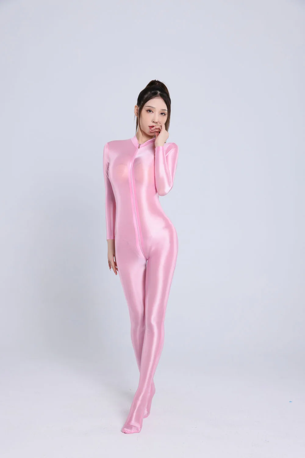 Neuer Ölglänzender Langarm-Nylon-Bodystocking Catsuit mit Doppelreißverschluss im Schritt Glatter Seidiger Bodysuit Elastischer Fitness-Jumpsuit Leotard – Detail 7
