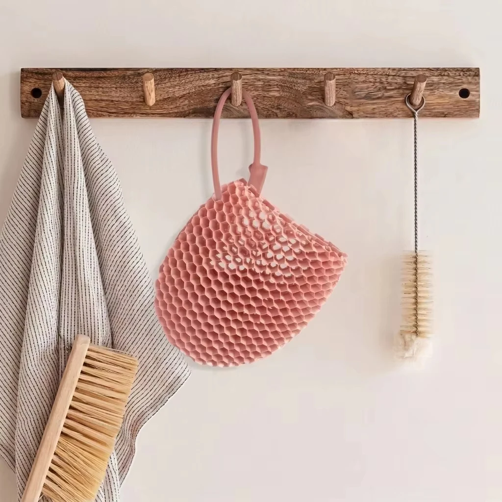 Exfoliating Glove Bath Honeycomb Body Scrubber Deep Cleansing Shower Mitt Soft Massage Sponge for Dead Skin Removal Bath Brush view 3
