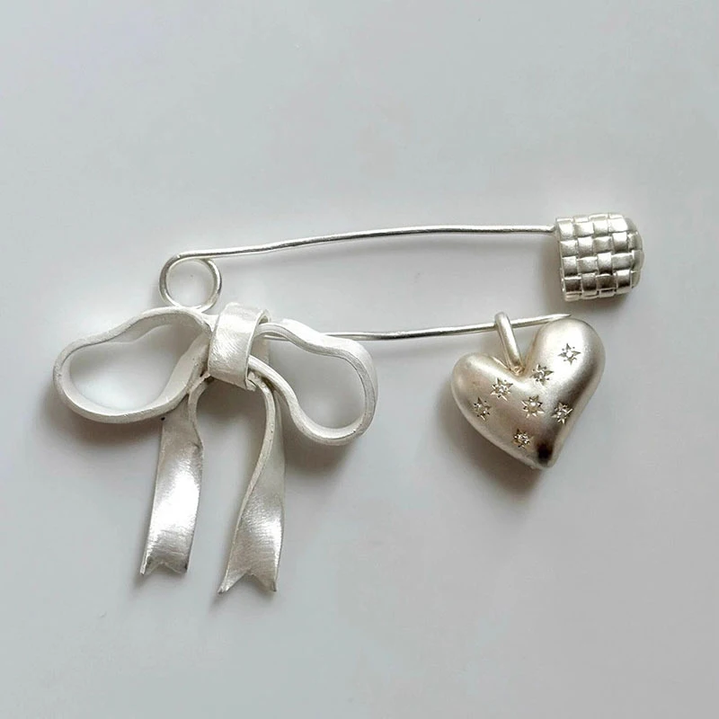 Y2K-Inspired Bow He… - image