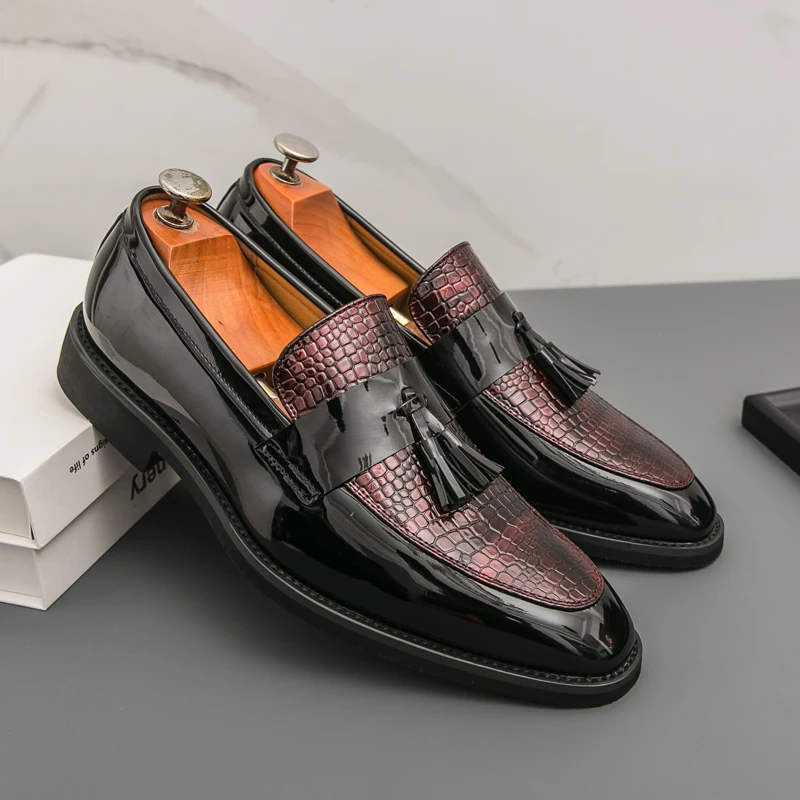 

Red-soled Business Men Fringed Leather Shoes European American Casual Light Comfortable Fashionable Loafers Men Leather Shoes