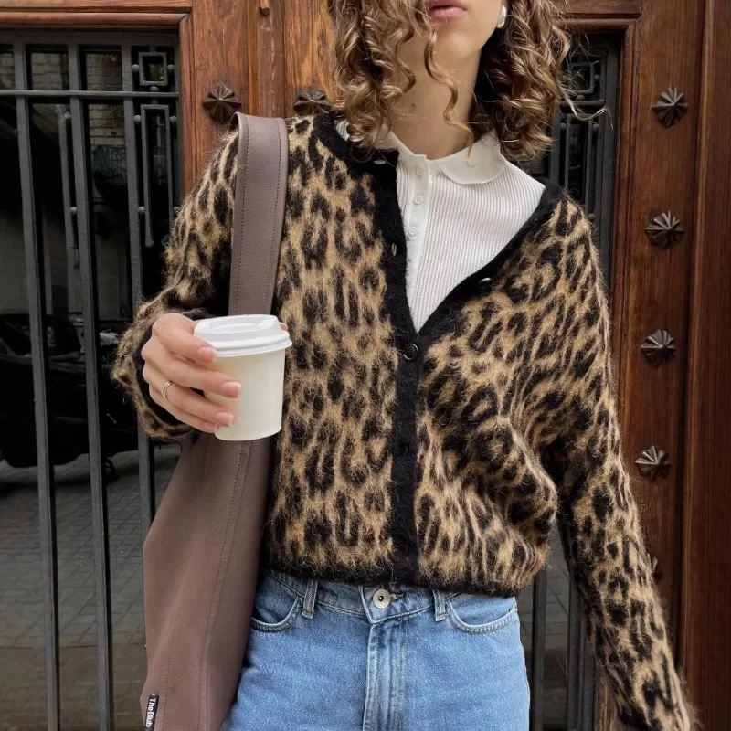 

Leopard Print Knit Sweater Cardigan For Women O-Neck Jacquard Long Sleeve Knitted Jacket 2025 New Casual Female Outwear