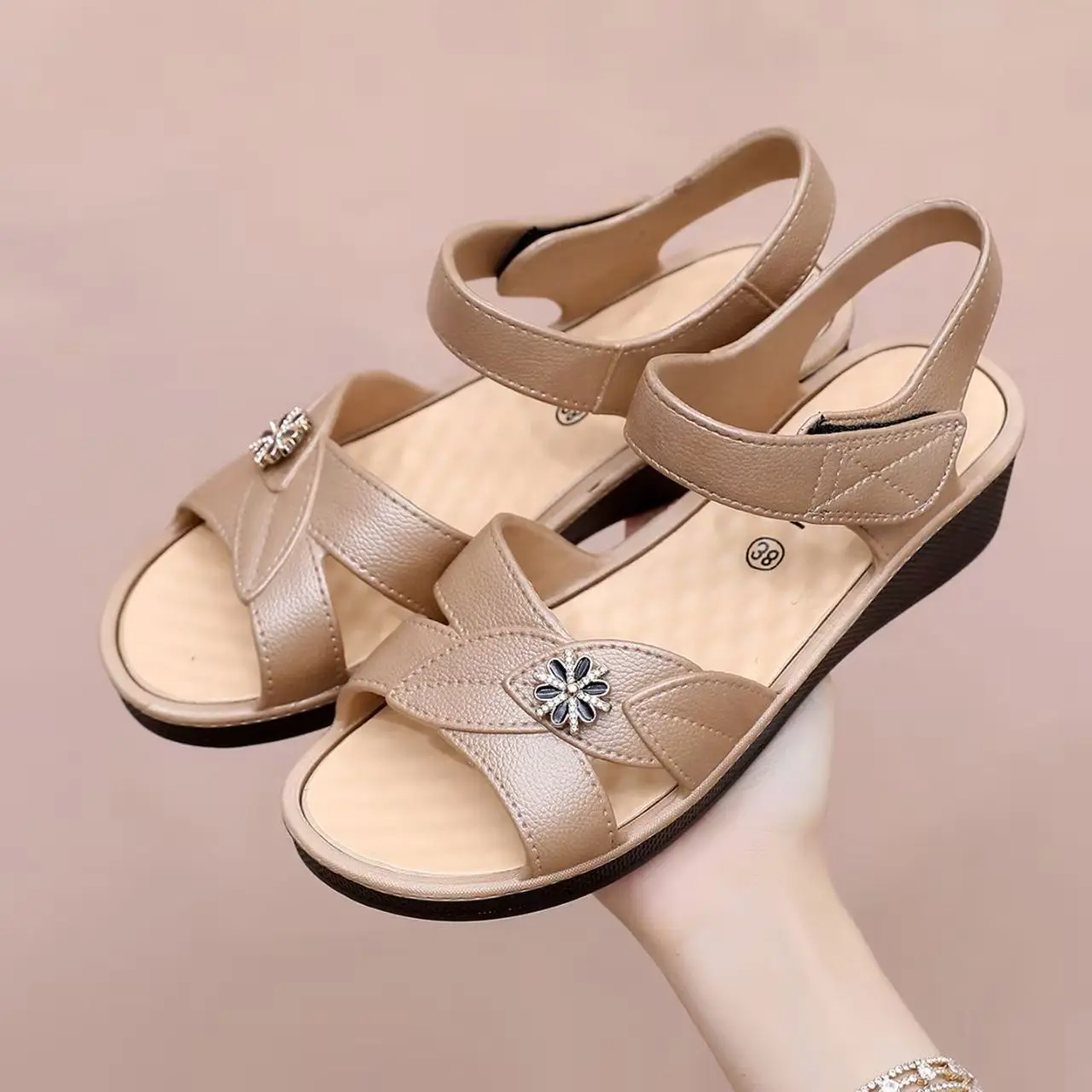 

Middle Aged And Elderly Women Wedges Velcro Sandals Summer New Soft Sole Non Slip Lightweight Waterproof Outdoor Beach Sandals