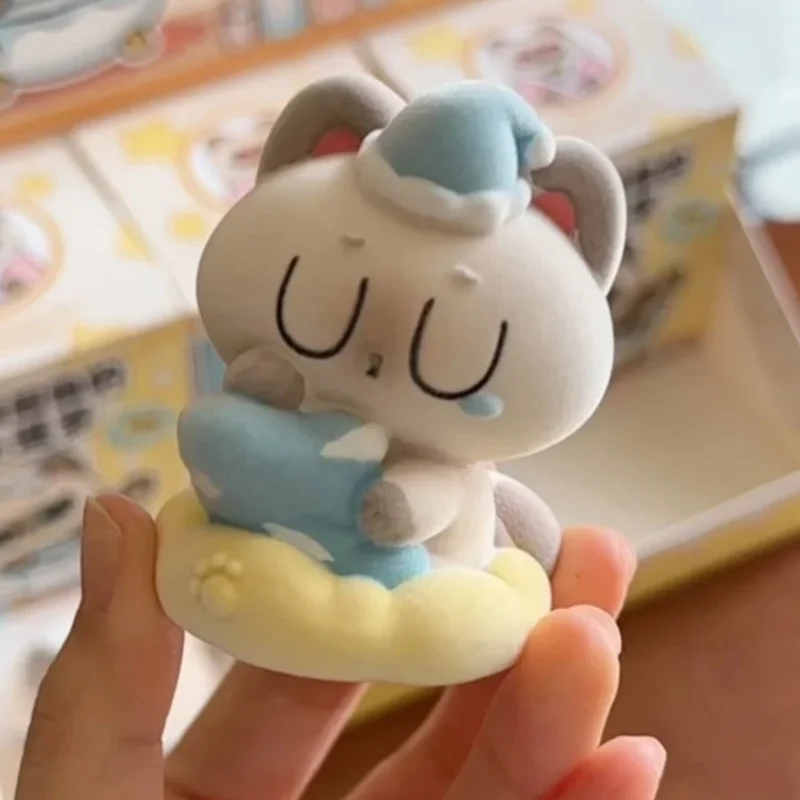 กล่องสุ่มตุ๊กตาแมวสยามกำมะหยี่แท้ ซีรีส์น่ารัก ของตกแต่งโต๊ะทำงาน ของเล่นกล่องปริศนา ของขวัญเซอร์ไพรส์วันเกิด