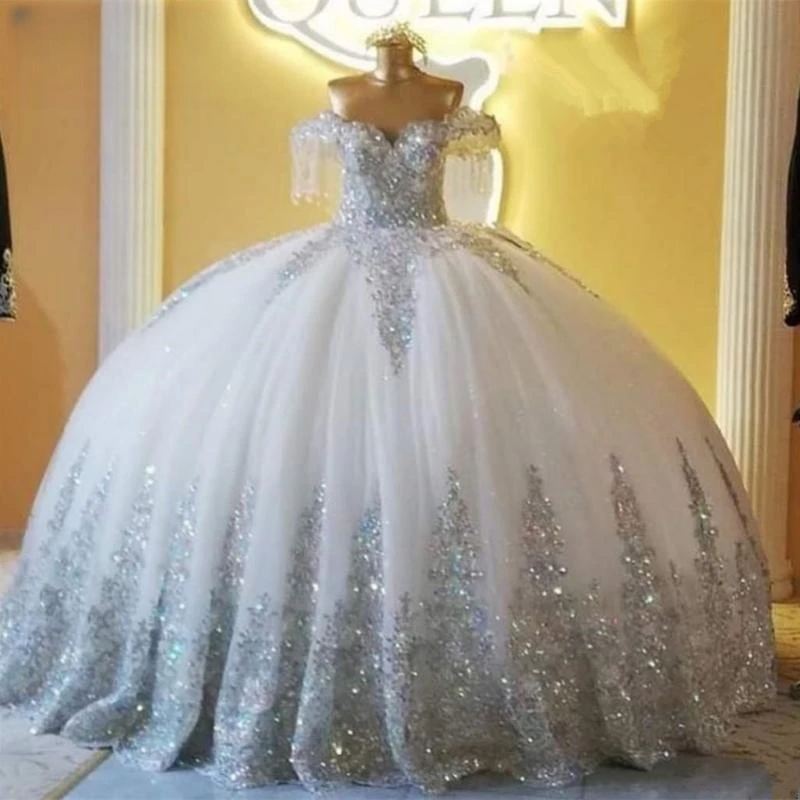 Luxe Baljurk Off The Shoulder Quinceanera Jurk Gezwollen Rok Tule Kant Kristallen Diamanten Jurken Op Maat Gemaakt