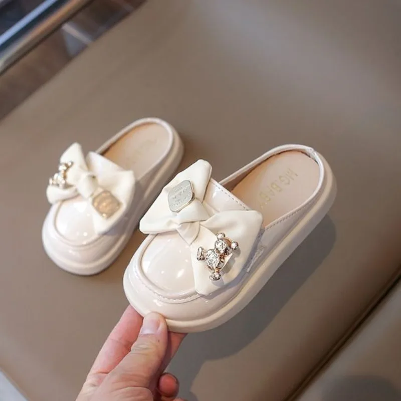 

New 2026 Spring Girls Leather Closed Toe Mules Korean Fashion Soft Sole Outdoor