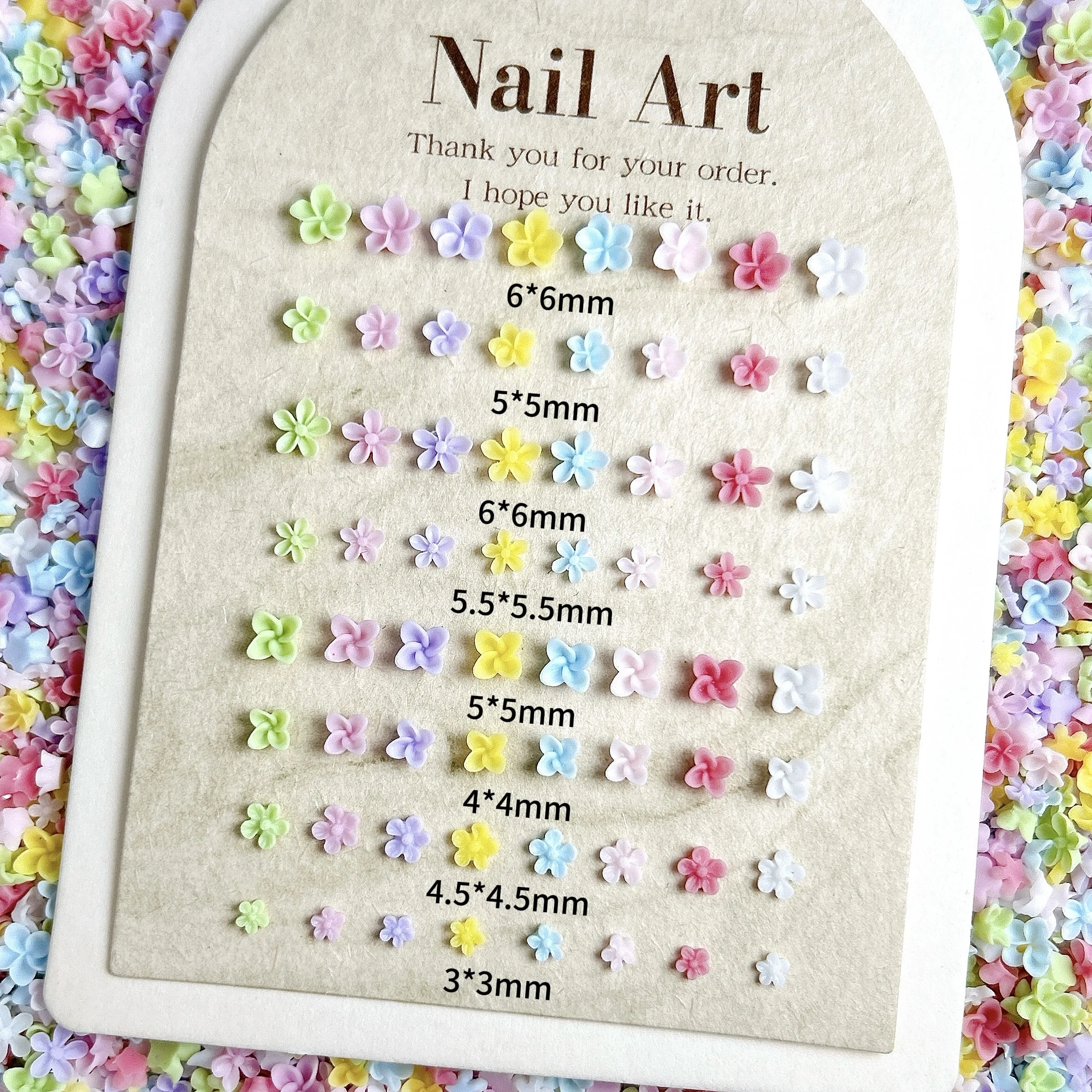 50 pièces 3D Mini couleur unie cinq pétales fleur marguerite résine Nail Art décorations plusieurs tailles fleurs mignonnes série ongles breloques bricolage