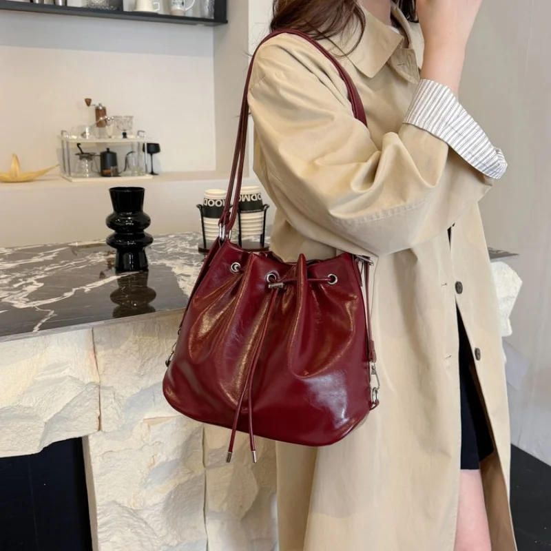 

women pu leather crossbody bag compact design magnetic closure 2025 spring everyday use dating shopping bag