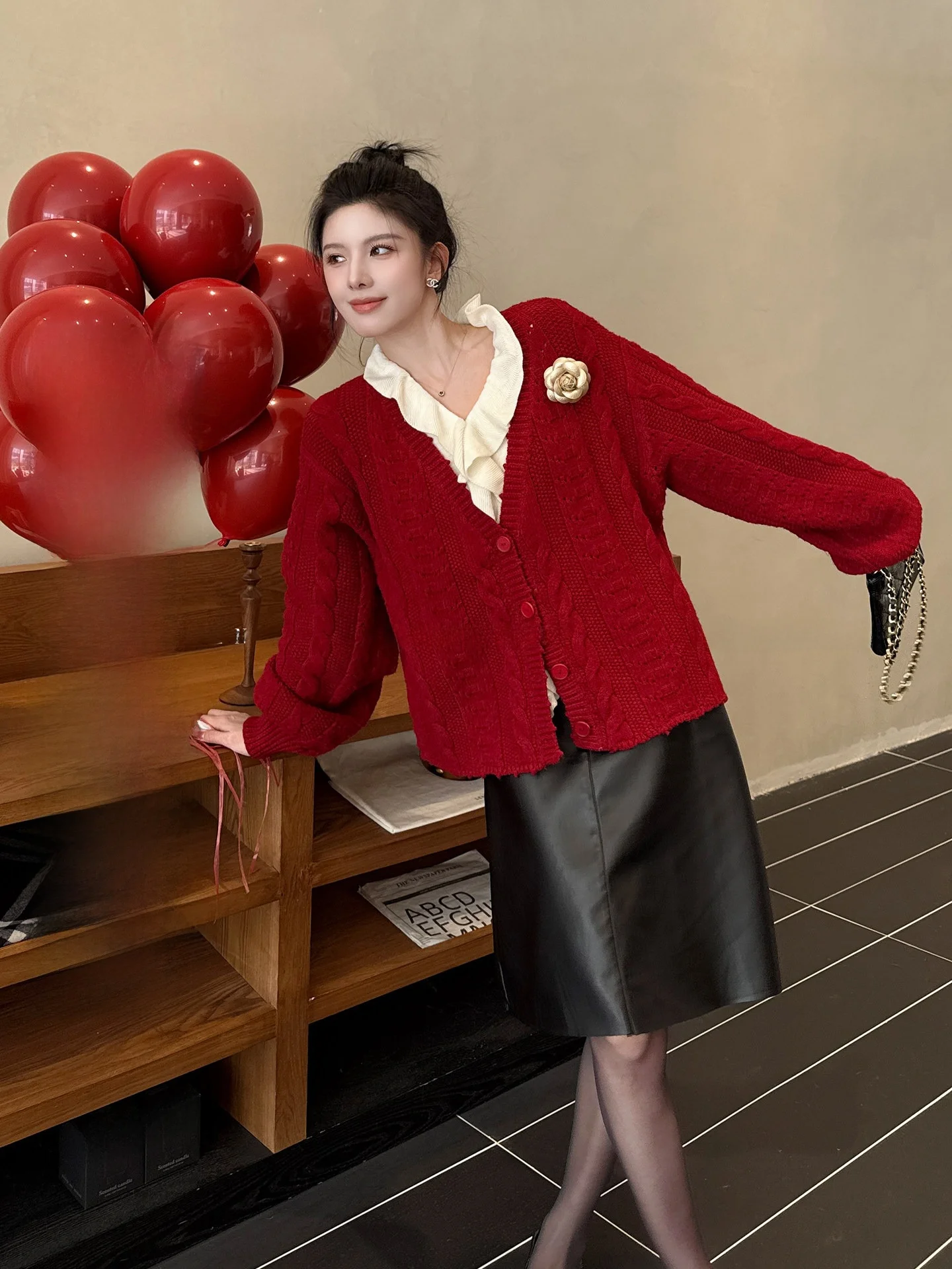 

Red Handmade Crochet ort Loose Women's Sweater Cardigan Soft Polyester Fiber V-Ne Winter Warm Casual Faion Sle