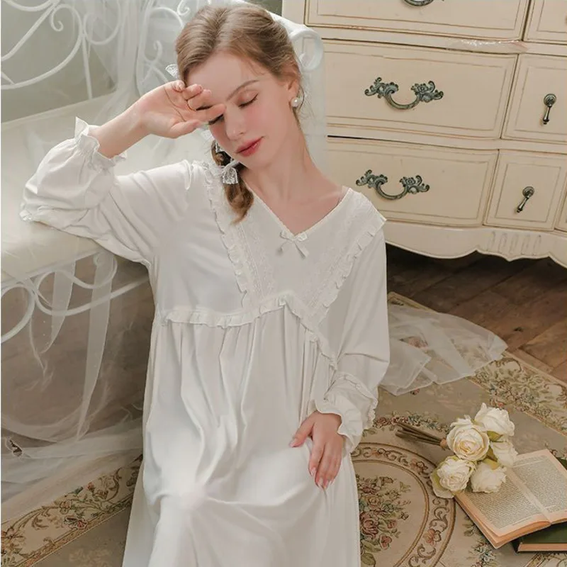 TXii Season New Women's Pajamas with Chest Pad Long French Sweet Lace Long Sleeve Sense pajamas