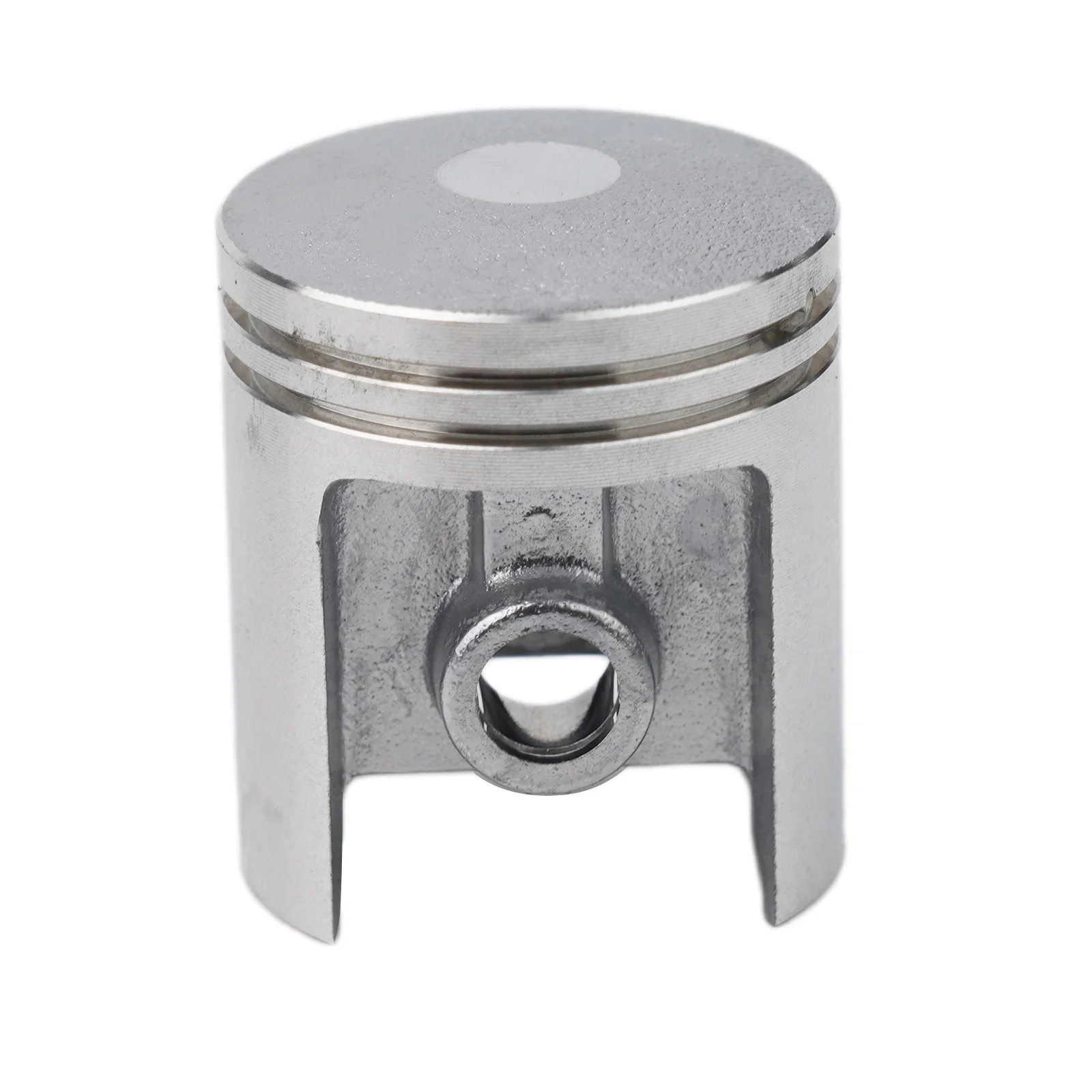 

Piston & Cylinder Combination Optimized to Support Performance Across Multiple Models in the Renowned '041' Lineup of Engines