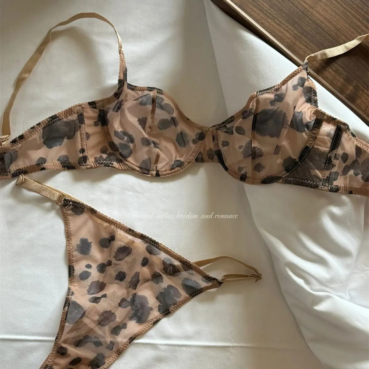 

Настоящий снимок с леопардовым принтом, сексуальный кружевной сетчатый женский комплект нижнего белья с бюстгальтером, тонкий, новинка 2025 года