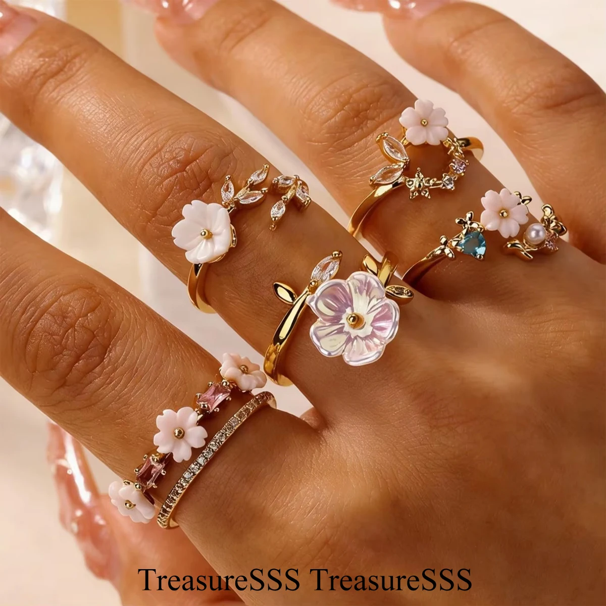 Einzigartiger Kleiner Blumen-Edelstahl-Damenring in Goldfarbe, Anti-Verblassungs-Zirkonia-Ring, Hochzeitsschmuck, Urlaubszubehör
