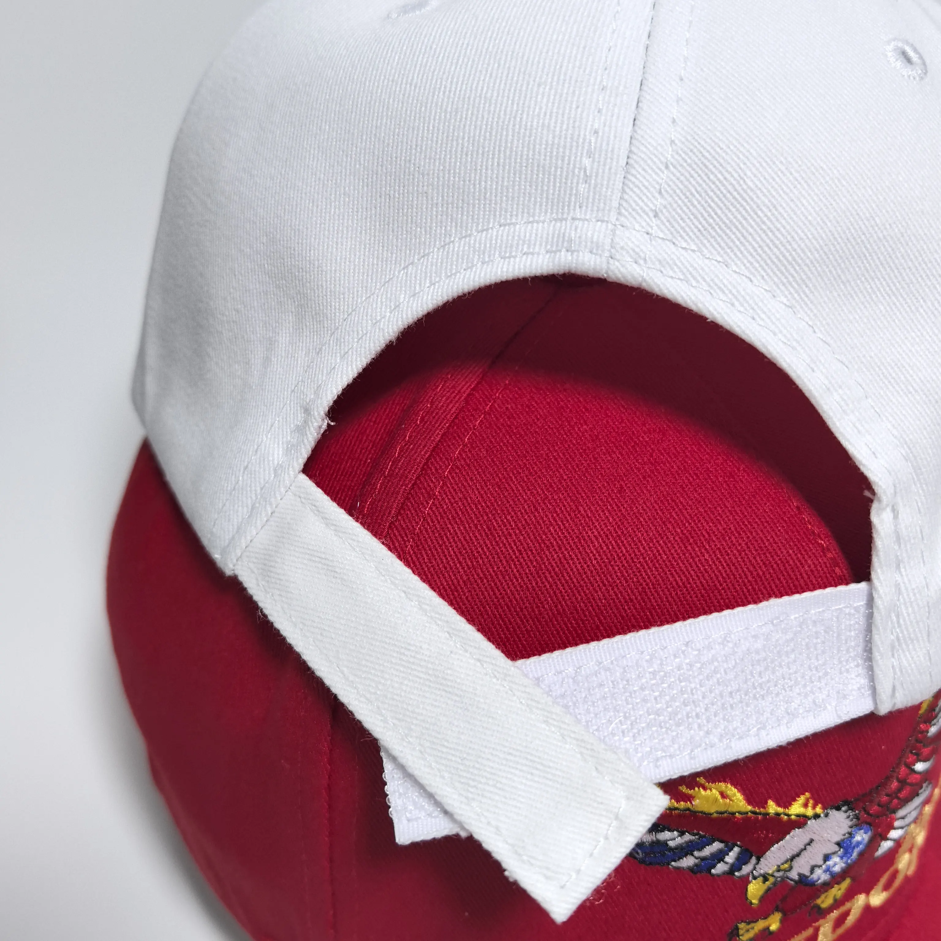 A men's and women's universal sun-protective, breathable, adjustable casual baseball cap with a pattern. Suitable for spring and