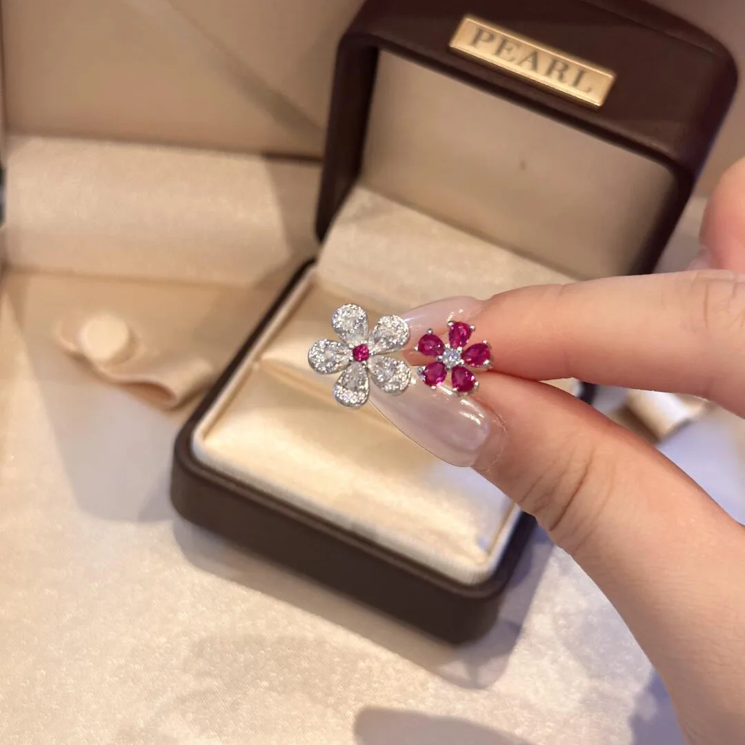 Fashion and High quality dazzling silver 925 full diamond red flower rings for women light luxury and exquisite jewelry gifts