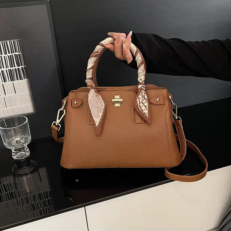 

Niche Design Women's Large Capacity Shoulder Bag - High-End Tote Messenger Bag Fashion Multi-Layer Handbag for Work/Travel