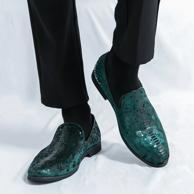 

Korean Version Summer Printed Loafers with Snake Pattern Round Toe Trendy and Personalized Youth Nightclub Casual Shoes