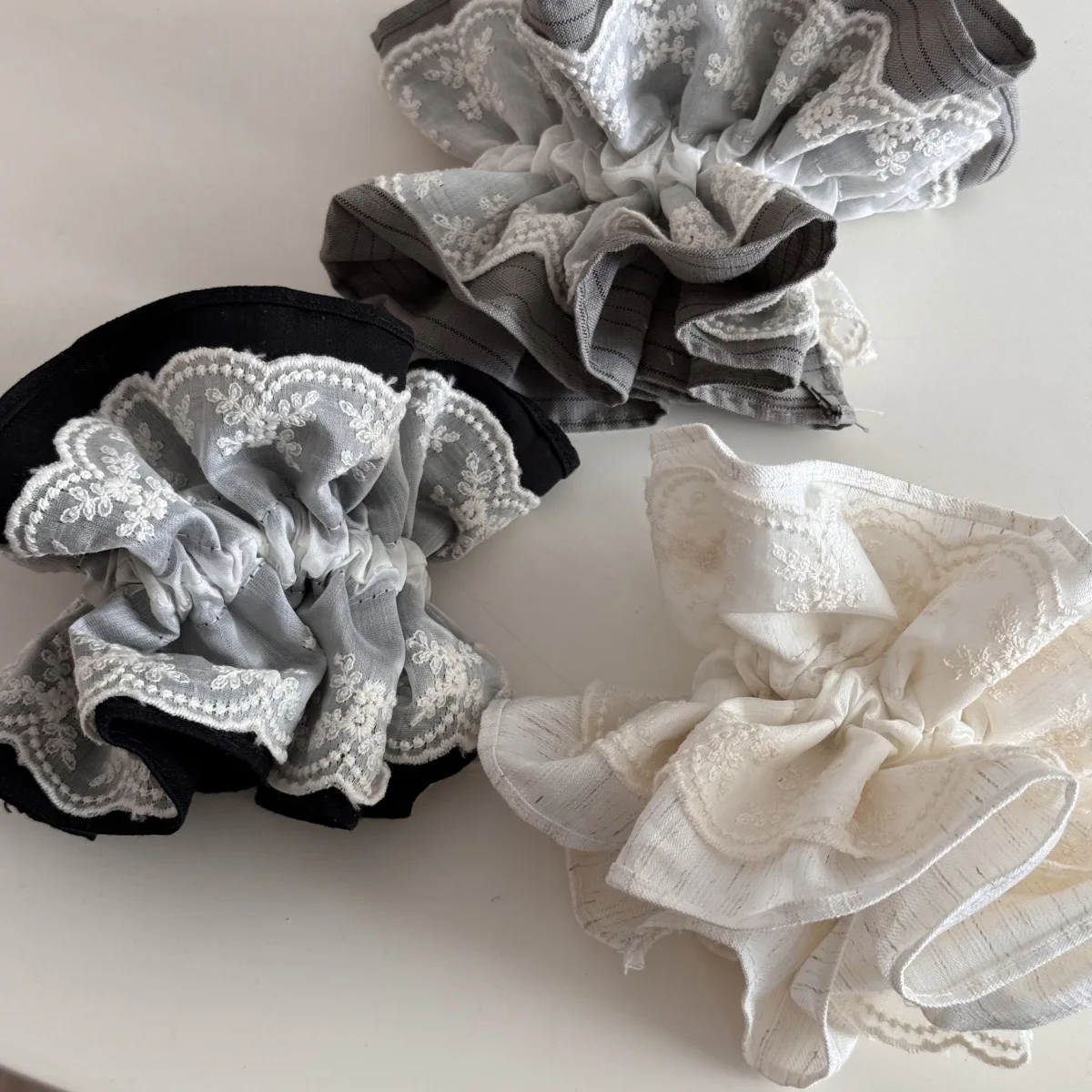 

Кружево в стиле ретро, белая двухслойная повязка для волос с застежкой на талии, простая модная ткань, высокоэластичная веревка для волос, аксессуары для волос