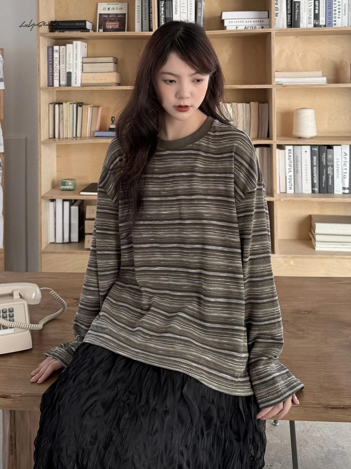 

Land And Mountain Island Early Spring Knitted Long Sleeve round Neck Women's T-Shirt Gradient Color Three Color Base Layer Top